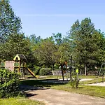 Onlycamp Le Champ D'ete Camping *