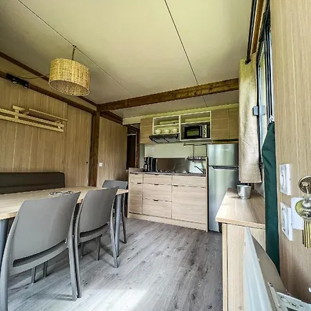 Camping Onlycamp Le Champ D'Ete 캠프장 Reyssouze