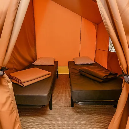 Camping Onlycamp Le Champ D'Ete 캠프장 Reyssouze